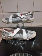 Instap sneakers klittenband Red Rag 39 grijs+wit leder ZGAN, Kleding | Dames, Schoenen, Overige kleuren, Ophalen of Verzenden