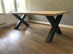Handgemaakte eikenhouten tafel met massief onderstel, Huis en Inrichting, Tafels | Eettafels, Ophalen, Gebruikt, 200 cm of meer