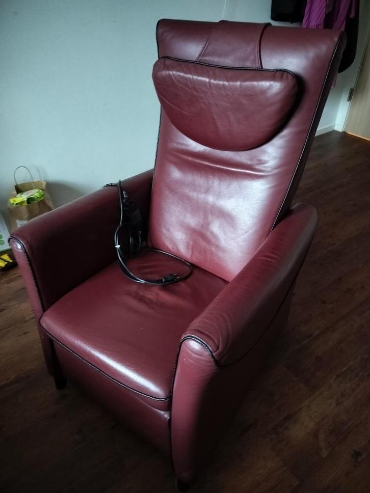 Prominent sta-op-stoel 2 motorig, Huis en Inrichting, Fauteuils, Gebruikt, Leer, Minder dan 50 cm, Minder dan 75 cm, Ophalen