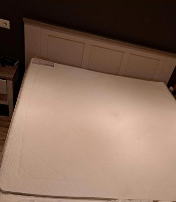 Matras Alpina 180x200 stevig beschikbaar voor biedingen