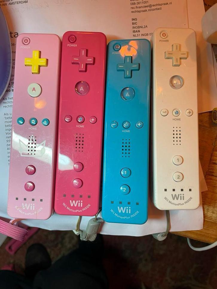 Wii Remotes MotionPlus - 4 stuks, Spelcomputers en Games, Games | Nintendo Wii, Gebruikt, Ophalen