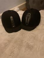 Twee mooie paard rij helmen en twee sets been beschermers, Dieren en Toebehoren, Ophalen, Zo goed als nieuw, Rijden