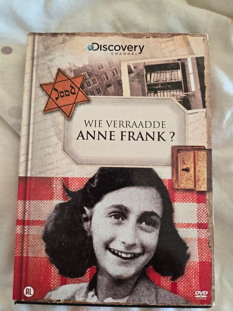 Wie verraade anne frank, Ophalen of Verzenden, Zo goed als nieuw, Oorlog of Misdaad