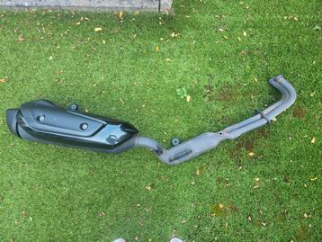 T-Max 2024 Uitlaat - Origineel beschikbaar voor biedingen