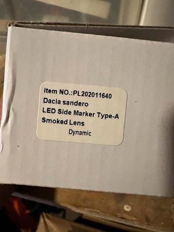 Dacia sandero zij knipperlichten donker beschikbaar voor biedingen