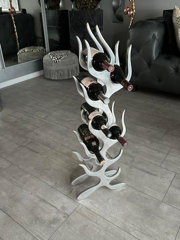 Wijnrek “Flame” , geschikt voor 9 wijn flessen. beschikbaar voor biedingen