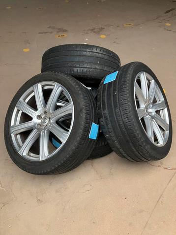 All seasonset voor Volvo XC 90. 275/40 R21 beschikbaar voor biedingen