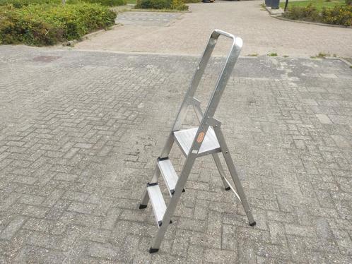 Altrex aluminium trap trapje 3 treden drie tredes trede, Doe-het-zelf en Verbouw, Ladders en Trappen, Gebruikt, Trap, Minder dan 2 meter