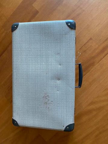 Vintage reiskoffer beschikbaar voor biedingen