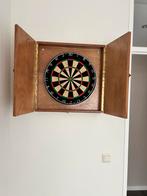 Dartbord in kastje, Ophalen of Verzenden, Gebruikt, Dartbord met pijlen