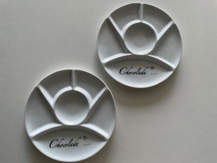 2x Chocolade schaaltjes met 6 vakjes, Huis en Inrichting, Keuken | Servies, Nieuw, Schaal of Schalen, Overige stijlen, Keramiek