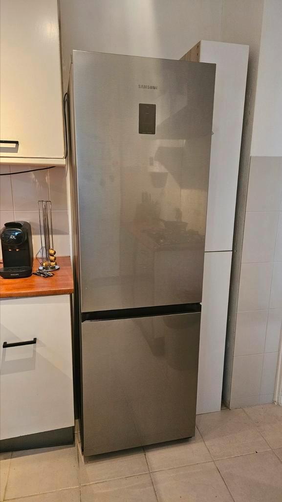 Koel-vriescombinatie Samsung, Witgoed en Apparatuur, Koelkasten en IJskasten, Zo goed als nieuw, Met aparte vriezer, 200 liter of meer