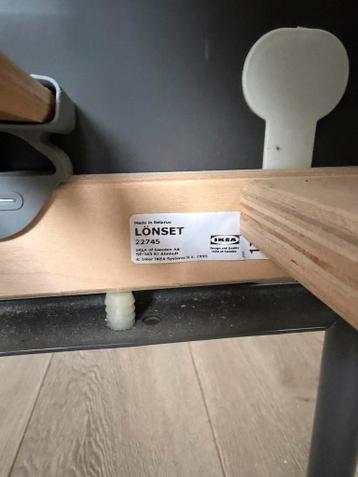 Ikea bed  140 x 205 cm bedframe + lattenbodem - afbeelding 2