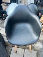 6 kuipstoelen, 3 zwart 3 wit, Tuin en Terras, Ophalen, Gebruikt, Kunststof, Stapelbaar