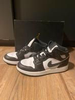 Nike Jordan 1 Mid Zwart/Groen - Maat 38, Ophalen of Verzenden, Zo goed als nieuw, Zwart, Sneakers of Gympen