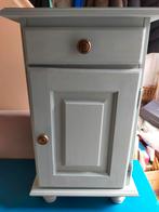 Groen kastje nachtkastje met messing koperen knopjes, Ophalen, Zo goed als nieuw, Minder dan 45 cm