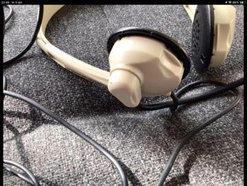 Hele oude KOPTELEFOON MET SPEAKERTJE beschikbaar voor biedingen