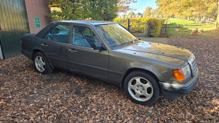 Mercedes-Benz Mercedes 1986 Grijs, Auto's, Mercedes-Benz, Particulier, 200-Serie, ABS, Airbags, Benzine, Sedan, Handgeschakeld