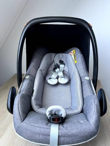 Maxi Cosi Pebble Plus inclusief 2 isofixs  beschikbaar voor biedingen