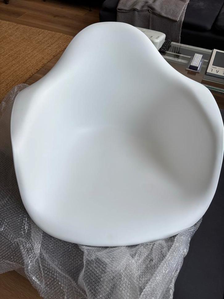 Eames-stijl Kuipstoel - Nieuw!, Antiek en Kunst, Antiek | Meubels | Stoelen en Banken, Ophalen