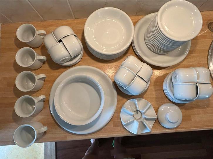 Arzberg Daily service, Huis en Inrichting, Keuken | Servies, Zo goed als nieuw, Bord(en), Overige stijlen, Porselein, Ophalen of Verzenden