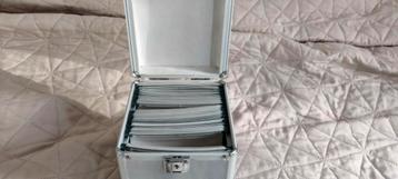 Cd box als nieuw  beschikbaar voor biedingen