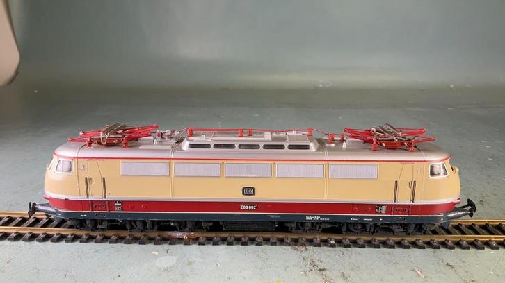 Marklin HAMO ho E loc 3002 DB crème/rood. Gelijkstroom., Hobby en Vrije tijd, Modeltreinen | H0, Zo goed als nieuw, Locomotief