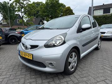 Toyota Aygo 1.0-12V Sport 5Drs,Apk 29/11/25,Airco,Navi,Nap beschikbaar voor biedingen