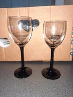Vintage Franse wijn & champagne glazen met zwarte voet, Huis en Inrichting, Woonaccessoires | Kandelaars en Kaarsen, Ophalen, Overige materialen