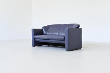 Leolux leren 3-zits-, 2-zitsbank, fauteuil & 2 voetenbankjes beschikbaar voor biedingen