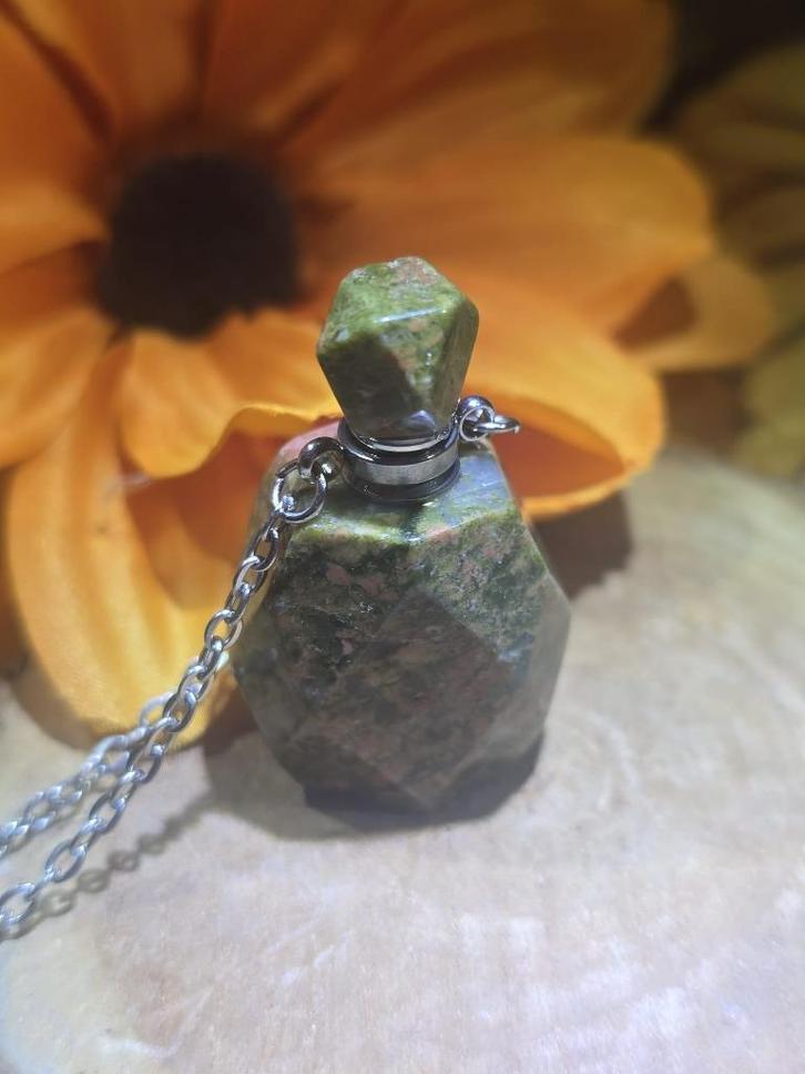 Unakiet Parfum & As Hanger met een zilveren ketting 46 cm, Verzamelen, Mineralen en Fossielen, Mineraal, Ophalen of Verzenden