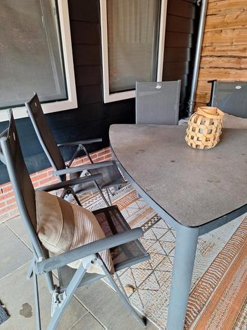 Hartman tuinset met 5 stoelen vandaag ophalen voor €350 beschikbaar voor biedingen