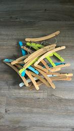 Gratis baby kleding hangers hout, Ophalen, Zo goed als nieuw