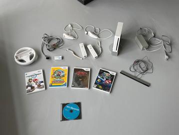 NINTENDO Wii / 5 SPELLEN / compleet met stuur & controllers beschikbaar voor biedingen