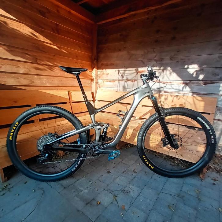 giant trance advanced pro 2 uit 2023 maat L carbonframe, Fietsen en Brommers, Fietsen | Mountainbikes en ATB, Zo goed als nieuw