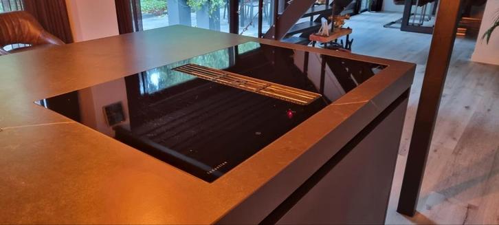 Inductiekookplaat met afzuiging, Huis en Inrichting, Keuken | Keukenbenodigdheden, Gebruikt, Ophalen