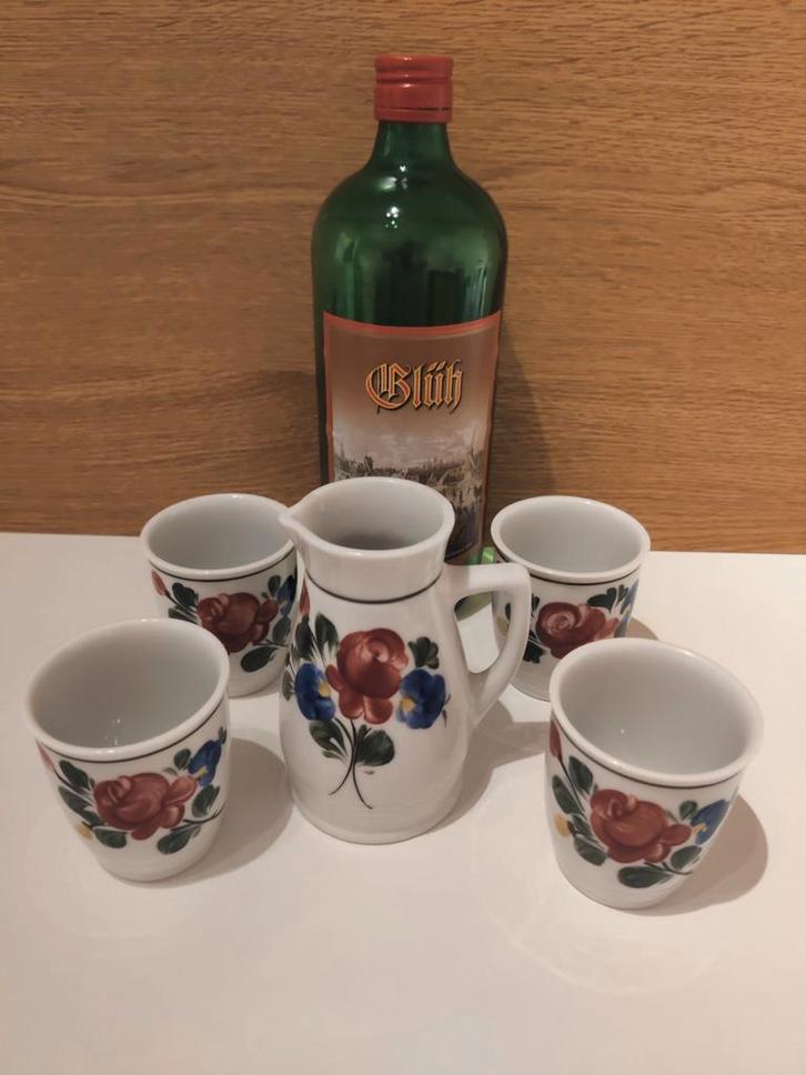 Oostenrijkse Porseleinen Gluwein Set, Huis en Inrichting, Keuken | Servies, Zo goed als nieuw, Kop(pen) en/of Schotel(s), Overige stijlen