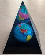 Presse papier met wereldbol, Ophalen of Verzenden