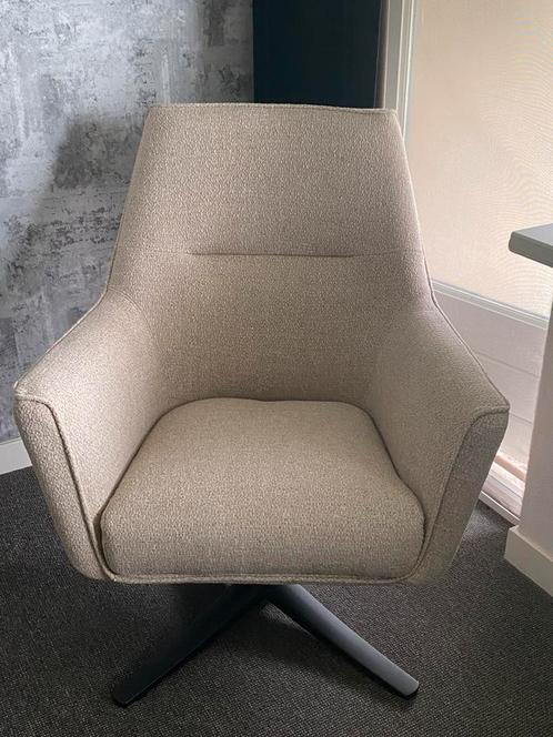Mooie draai-fauteuil,  zandkleur, Huis en Inrichting, Fauteuils, Zo goed als nieuw, 50 tot 75 cm, 75 tot 100 cm, Ophalen