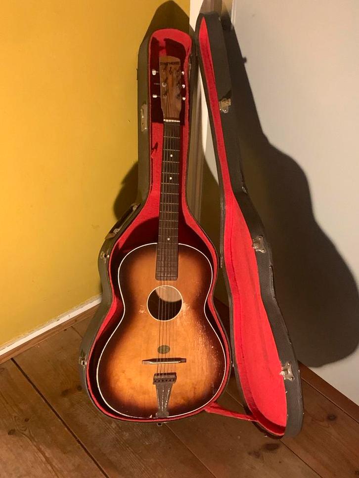 Oude Gitaar - Decoratie of Restauratieproject, Muziek en Instrumenten, Snaarinstrumenten | Gitaren | Akoestisch, Gebruikt, Western- of Steelstringgitaar