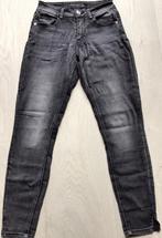 Zwarte spijkerbroek jeans (maat W27) van Amisu, Zwart, Ophalen of Verzenden, Zo goed als nieuw, W27 (confectie 34) of kleiner