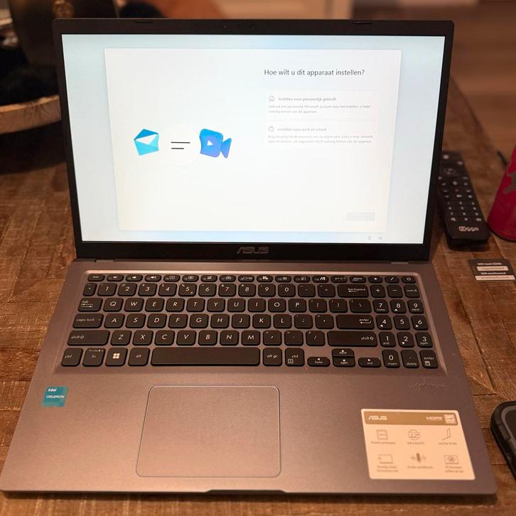 Asus X515KA, Computers en Software, Windows Laptops, Gebruikt, 15 inch, SSD, Minder dan 2 Ghz, 4 GB, Qwerty, Met videokaart, Ophalen