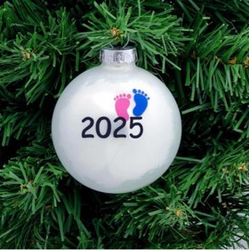 Kerstbal zwangerschapsaankondiging baby 2025 beschikbaar voor biedingen