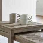 2 mokken Riviera Maison Relaxing Loving -NIEUW samen 10 Euro, Huis en Inrichting, Keuken | Servies, Ophalen, Nieuw, Kop(pen) en/of Schotel(s)