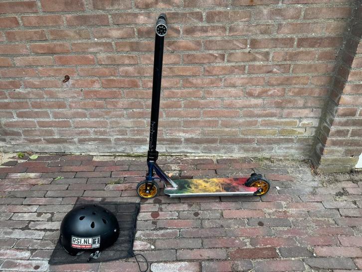Custom build stuntstep + helm, Fietsen en Brommers, Steps, Gebruikt, Gewone step, Ophalen