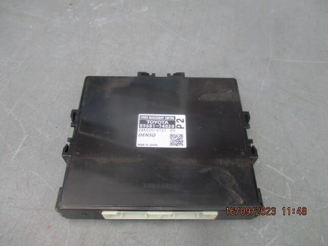 Toyota IQ Power Management ECU-besturingsmodule 89681-74020, Auto-onderdelen, Elektronica en Kabels, Toyota, Gebruikt, Ophalen of Verzenden