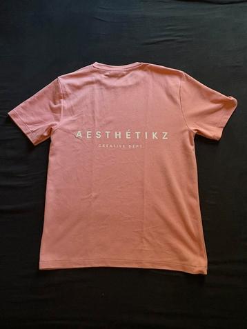 Daily Aesthetikz t-shirt beschikbaar voor biedingen
