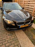 BMW 5-Serie 2.0 L 528i Touring AUT 2011 saffier Zwart, Auto's, BMW, Automaat, Zwart, Zwart, Stationwagon