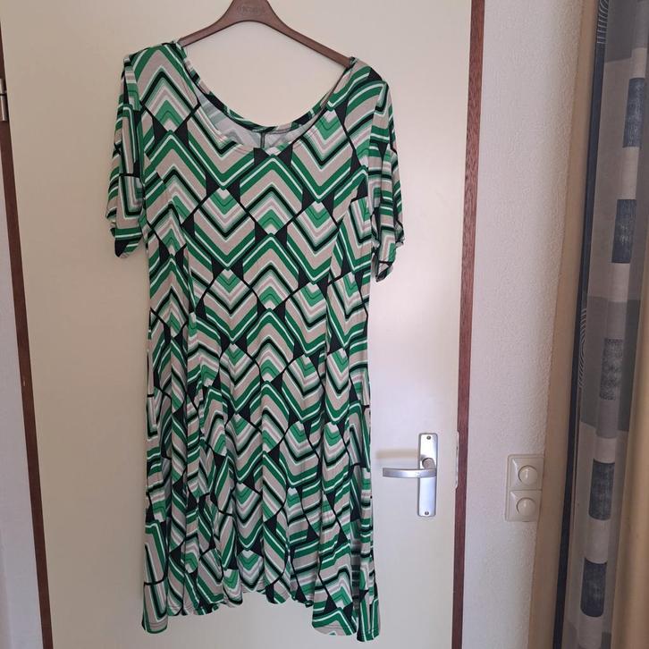 7) Tuniek merk magna maat 52/54 groen, Kleding | Dames, Grote Maten, Zo goed als nieuw, Blouse of Tuniek, Groen, Ophalen of Verzenden