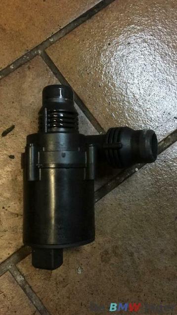Extra waterpomp BMW X5 E53 4.4i 4.6i 4.8i  64116904496 beschikbaar voor biedingen